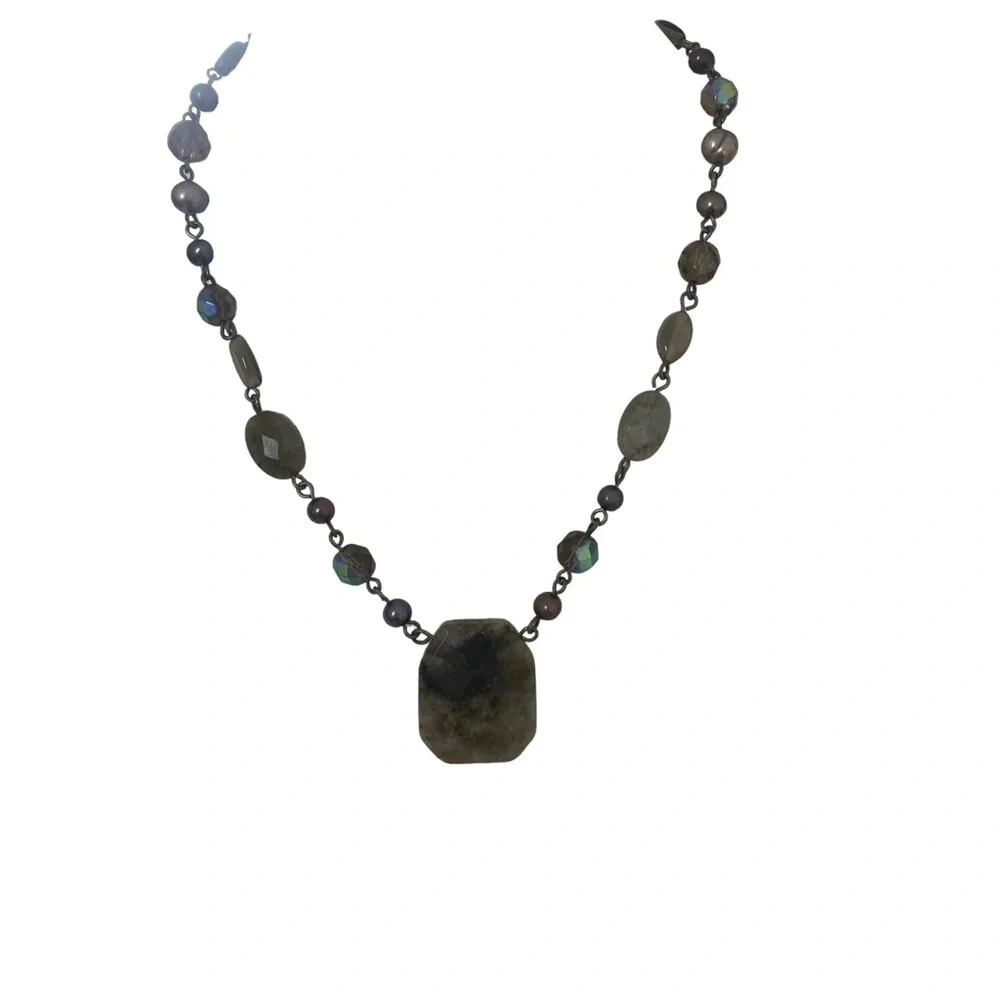 Is Sophia rare labradorite pearls and glass necklace pendant genuine gemstones - Picture 3 of 9